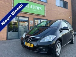Zwart, metallic lak Gebruikt 2009 Mercedes A150 Classic MPV | € 3.999 (Eerlijke prijs)