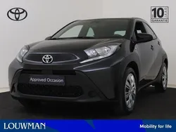 Zwart Gebruikt 2024 Toyota Aygo Play Hatchback | € 19.995 (Goede deal)