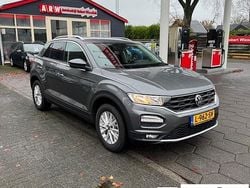 Grijs Gebruikt 2021 VW T-Roc Business SUV | € 21.950 (Eerlijke prijs)