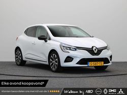 Ijswit 369 Gebruikt 2023 Renault Clio V Techno Hatchback | € 21.845 (Eerlijke prijs)
