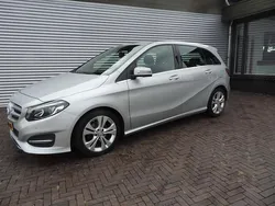 Grijs Gebruikt 2017 Mercedes B180 Prestige MPV | € 18.985 (Eerlijke prijs)