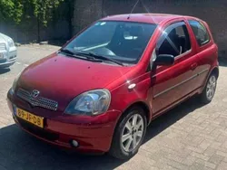 Rood Gebruikt 2002 Toyota Yaris Sol Hatchback | € 2.500 (Eerlijke prijs)