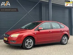 Oranje Gebruikt 2007 Ford Focus Ghia Hatchback | € 1.195 (Super prijs)