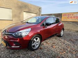 Rood Gebruikt 2019 Renault Clio IV LIMITED Hatchback | € 8.950 (Goede deal)