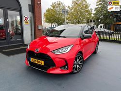 Rood Gebruikt 2020 Toyota Yaris Hybrid Edition Hatchback | € 20.950 (Eerlijke prijs)