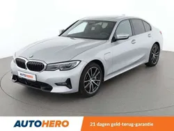 Grijs Gebruikt 2019 BMW 330e Sport Line Sedan | € 30.149 (Eerlijke prijs)