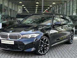 Zwart Gebruikt 2024 BMW 330e Executive Stationwagen | € 55.950 (Eerlijke prijs)