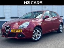 Rood Gebruikt 2010 Alfa Romeo Giulietta Distinctive Hatchback | € 7.245 (Goede deal)