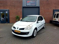 Wit Gebruikt 2009 Renault Clio II Collection Hatchback | € 1.500 (Goede deal)