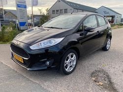 Zwart (metallic) Gebruikt 2017 Ford Fiesta Style Hatchback | € 6.950 (Super prijs)