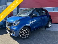 Blauw, metallic lak Gebruikt 2017 Smart ForFour Pure Hatchback | € 7.444 (Eerlijke prijs)