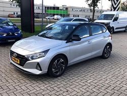 Grijs Gebruikt 2022 Hyundai i20 Comfort Hatchback | € 18.340 (Eerlijke prijs)