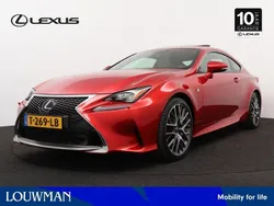 Rood, metallic lak Gebruikt 2018 Lexus RC300h Sport Line Coupé | € 35.950 (Iets duurder)