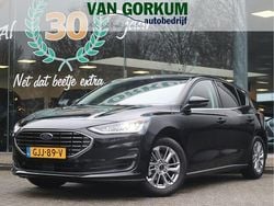 Zwart (metallic) Gebruikt 2024 Ford Focus Titanium Hatchback | € 21.950 (Eerlijke prijs)