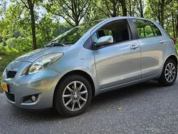 Grijs Gebruikt 2010 Toyota Yaris Hatchback | € 5.950 (Eerlijke prijs)