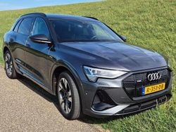 Grijs Gebruikt 2022 Audi e-tron Black Edition SUV | € 44.000 (Eerlijke prijs)