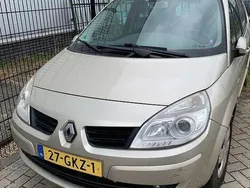 Beige Gebruikt 2008 Renault Scénic II MPV | € 400 (Eerlijke prijs)