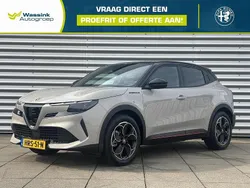 Grijs Nieuw 2025 Alfa Romeo Junior Edizione Speciale Hatchback | € 40.935 (Eerlijke prijs)
