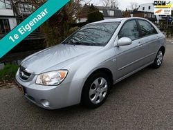 Grijs Gebruikt 2006 Kia Cerato LX Sedan | € 2.495 (Eerlijke prijs)