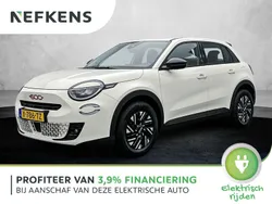 Wit Nieuw 2024 Fiat 600E Red SUV | € 24.280