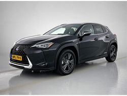 Zwart Gebruikt 2019 Lexus UX Luxury Line SUV | € 29.945 (Eerlijke prijs)