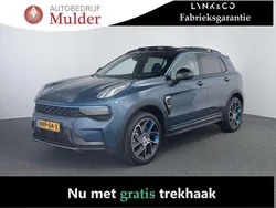 Blauw, metallic lak Gebruikt 2023 Lynk & Co 01 SUV | € 29.945 (Eerlijke prijs)