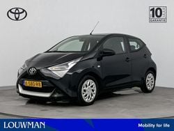 Zwart Gebruikt 2021 Toyota Aygo X-play Hatchback | € 15.745 (Eerlijke prijs)