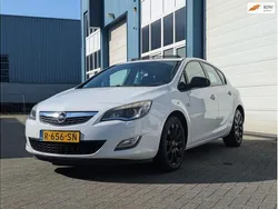 Wit Gebruikt 2010 Opel Astra Cosmo Hatchback | € 2.199 (Eerlijke prijs)