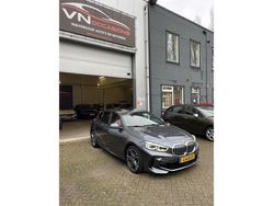 Grijs Gebruikt 2020 BMW 118 Executive Hatchback | € 19.950 (Eerlijke prijs)