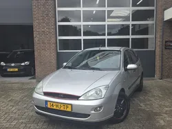 Grijs Gebruikt 2001 Ford Focus Ambiente Hatchback | € 999 (Eerlijke prijs)