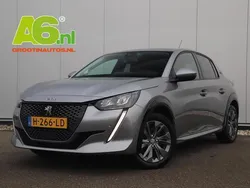 Grijs, metallic lak Gebruikt 2020 Peugeot e-208 Allure Hatchback | € 14.888 (Super prijs)