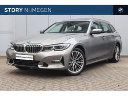 Grijs (metallic) Gebruikt 2022 BMW 330e M Sport Stationwagen | € 33.950 (Goede deal)