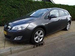 Grijs Gebruikt 2011 Opel Astra Sport Stationwagen | € 4.950 (Eerlijke prijs)