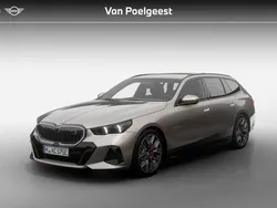 Oxidgrau metallic (grijs metallic) Nieuw 2025 BMW i5 M Sport Sedan | € 102.831