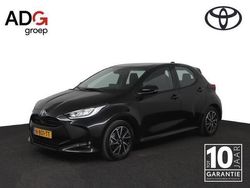 Zwart Gebruikt 2022 Toyota Yaris Hatchback | € 21.900 (Eerlijke prijs)