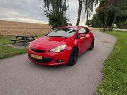 Rood Gebruikt 2011 Opel Astra Sport Hatchback | € 6.000 (Goede deal)