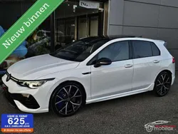 Wit, metallic lak Gebruikt 2021 VW Golf VIII R Hatchback | € 38.995 (Eerlijke prijs)