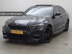 Zwart Gebruikt 2022 BMW 330 M Performance Sedan | € 34.940 (Goede deal)