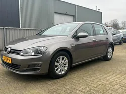 Grijs Gebruikt 2016 VW Golf VII Trendline Hatchback | € 6.999 (Eerlijke prijs)