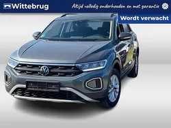 Grijs Gebruikt 2022 VW T-Roc Life SUV | € 23.450 (Goede deal)