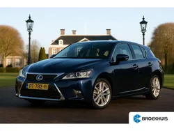 Blauw Gebruikt 2017 Lexus CT200h Luxury Line Hatchback | € 16.400 (Super prijs)