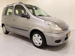 Grijs Gebruikt 2004 Toyota Yaris Verso Terra MPV | € 1.600