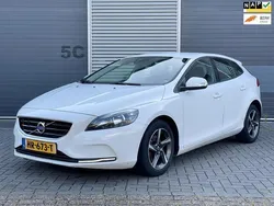 Wit Gebruikt 2015 Volvo V40 Momentum Stationwagen | € 4.950 (Eerlijke prijs)