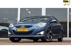 Blauw, metallic lak Gebruikt 2011 Hyundai i40 Edition Stationwagen | € 6.694 (Eerlijke prijs)