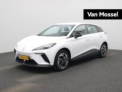 Wit Gebruikt 2023 MG MG4 EV Hatchback | € 19.495 (Eerlijke prijs)