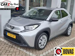 Grijs Gebruikt 2022 Toyota Aygo Play Hatchback | € 14.745 (Goede deal)