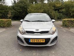 Grijs Gebruikt 2012 Kia Rio MPV | € 6.250 (Goede deal)