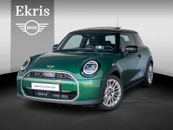 Groen Gebruikt 2024 Mini Cooper Favoured Hatchback | € 34.695