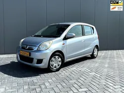 Grijs, metallic lak Gebruikt 2009 Daihatsu Cuore Hatchback | € 2.740 (Eerlijke prijs)