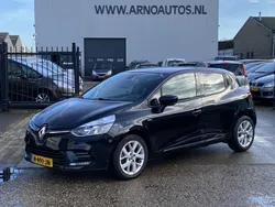 Zwart Gebruikt 2020 Renault Clio V LIMITED Hatchback | € 7.495